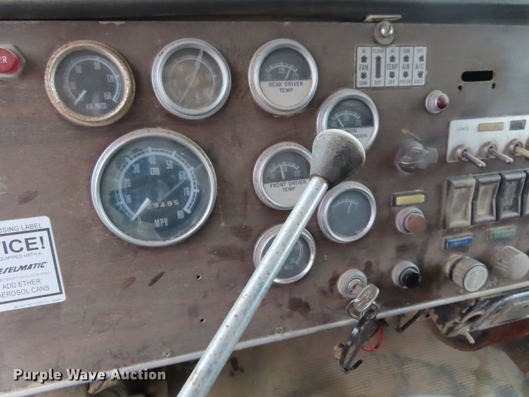 image for item DD6377 1974 Peterbilt 359M tank truck