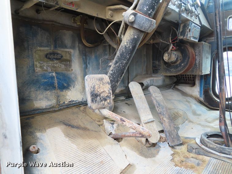 image for item DD6377 1974 Peterbilt 359M tank truck