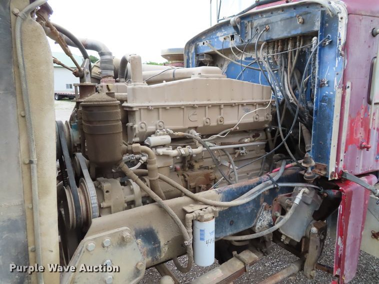 image for item DD6377 1974 Peterbilt 359M tank truck