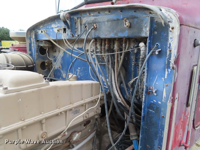 image for item DD6377 1974 Peterbilt 359M tank truck