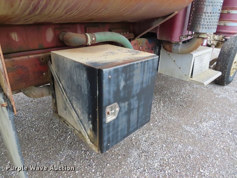 image for item DD6377 1974 Peterbilt 359M tank truck