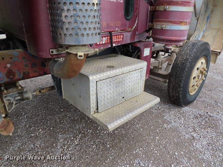 image for item DD6377 1974 Peterbilt 359M tank truck