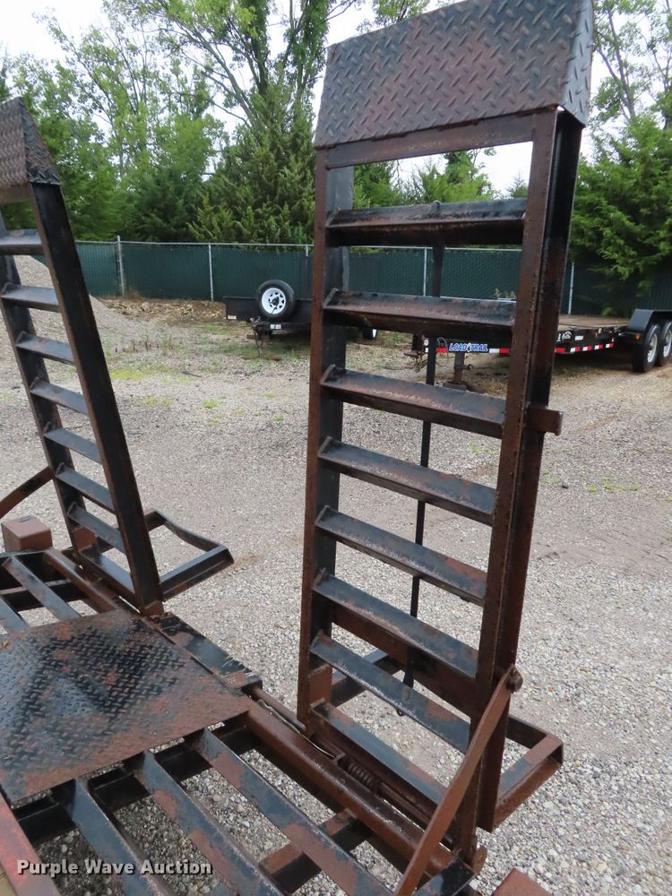 image for item DD6381 2008 Hillsboro S420-2X-BT equipment trailer