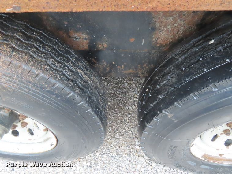 image for item DD6381 2008 Hillsboro S420-2X-BT equipment trailer