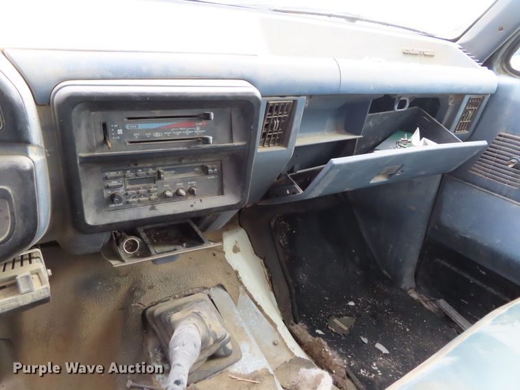 image for item DD6383 1990 Ford F450 Super Duty flat dump bed truck