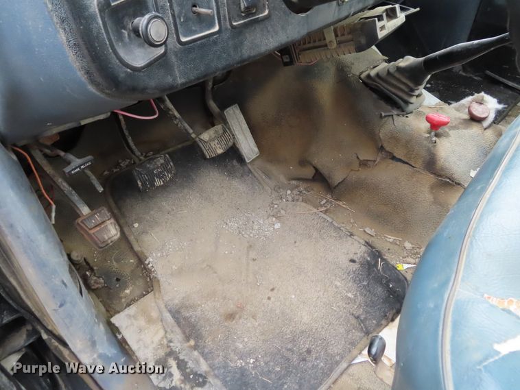 image for item DD6383 1990 Ford F450 Super Duty flat dump bed truck