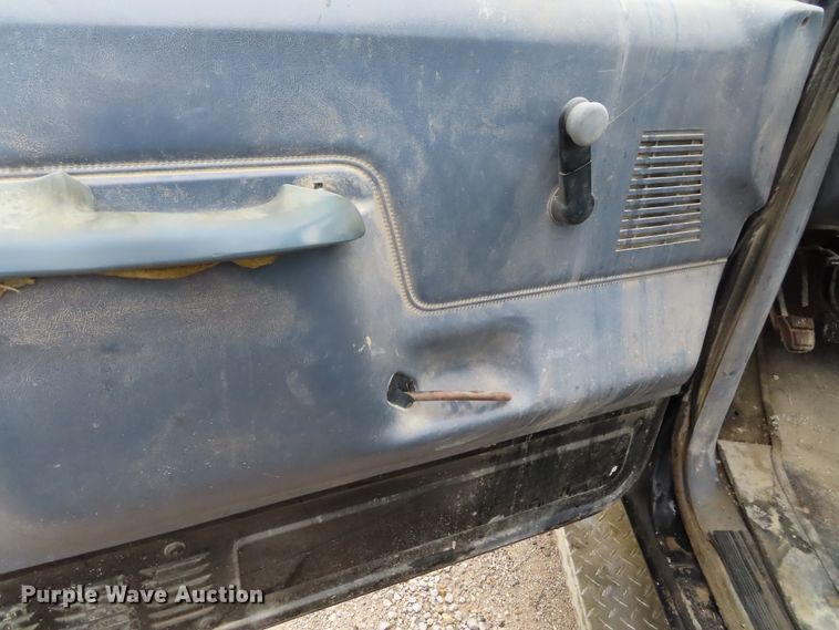 image for item DD6383 1990 Ford F450 Super Duty flat dump bed truck