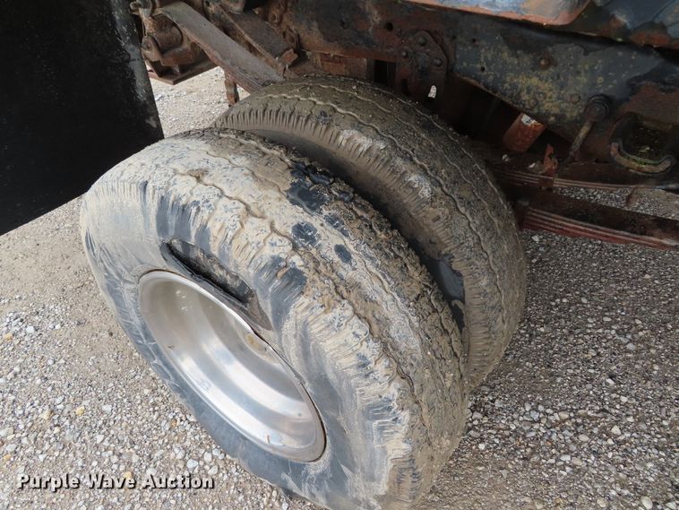 image for item DD6383 1990 Ford F450 Super Duty flat dump bed truck