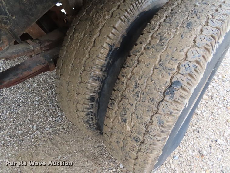 image for item DD6383 1990 Ford F450 Super Duty flat dump bed truck