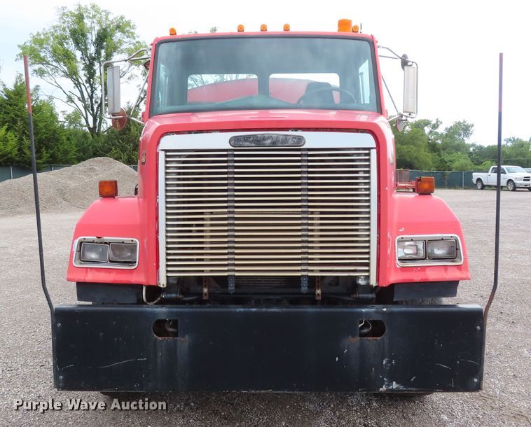 image for item DD6384 1987 Freightliner FLC tank truck