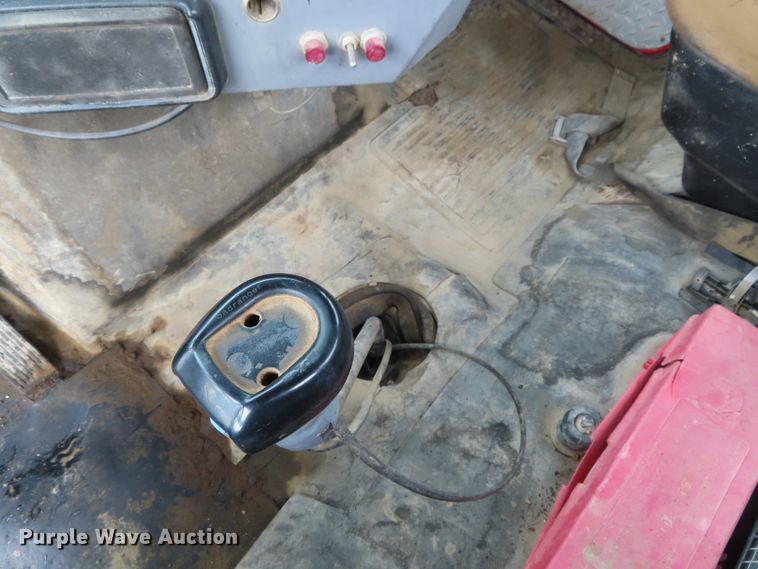 image for item DD6384 1987 Freightliner FLC tank truck