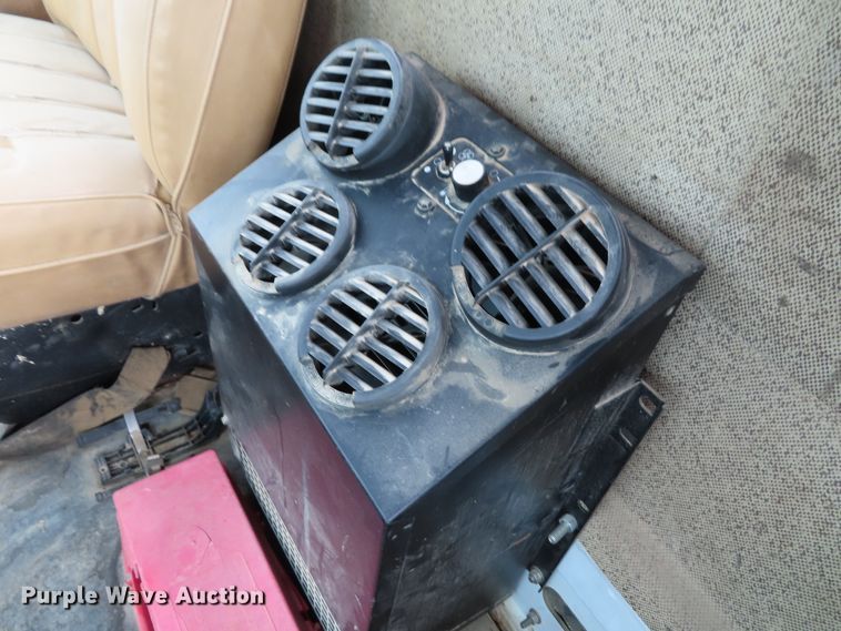 image for item DD6384 1987 Freightliner FLC tank truck