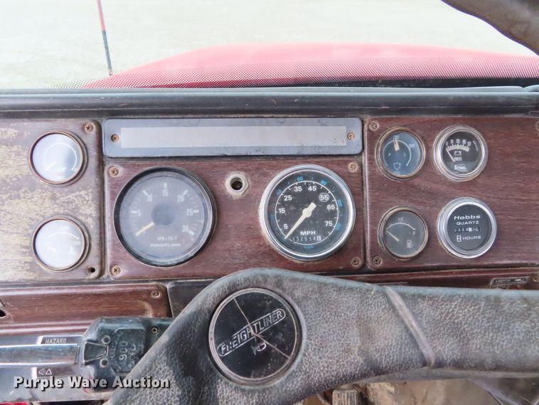 image for item DD6384 1987 Freightliner FLC tank truck