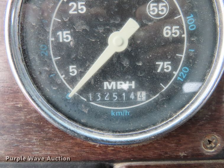 image for item DD6384 1987 Freightliner FLC tank truck