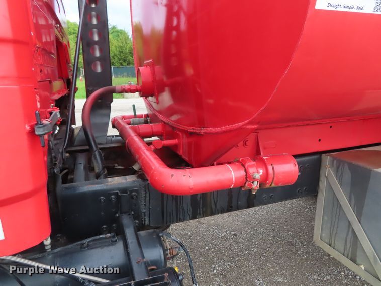 image for item DD6384 1987 Freightliner FLC tank truck