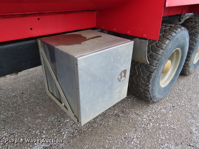 image for item DD6384 1987 Freightliner FLC tank truck