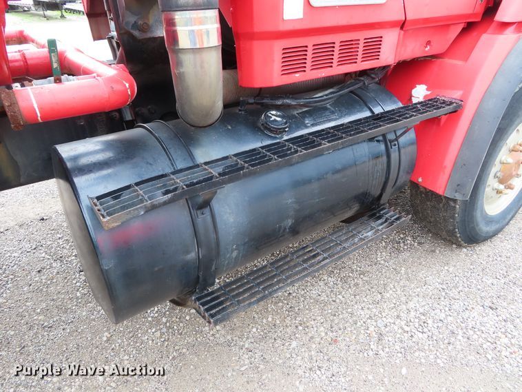 image for item DD6384 1987 Freightliner FLC tank truck