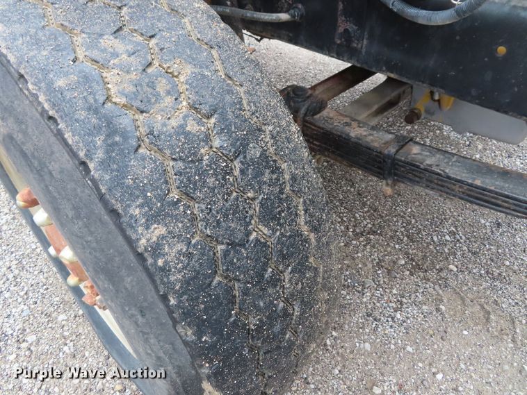 image for item DD6384 1987 Freightliner FLC tank truck