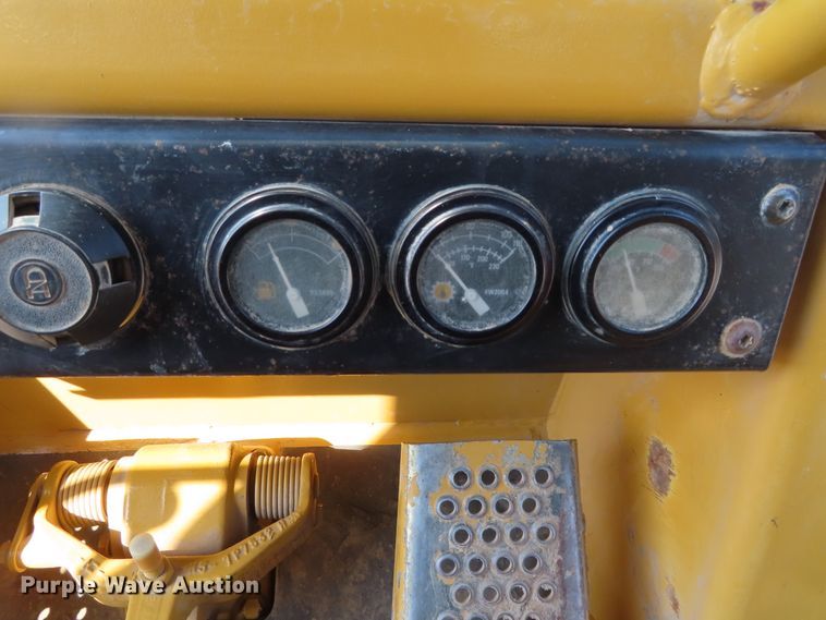 image for item DD6399 1997 Caterpillar 963B track loader