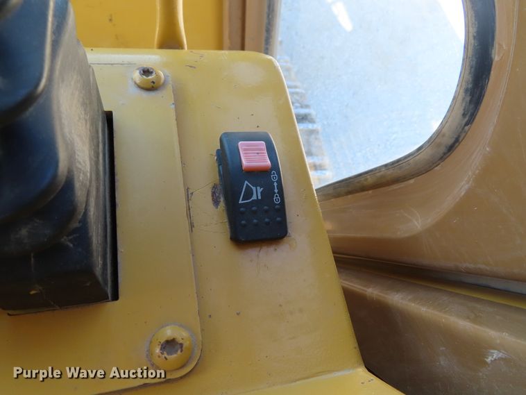 image for item DD6399 1997 Caterpillar 963B track loader