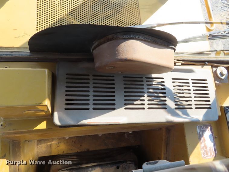 image for item DD6399 1997 Caterpillar 963B track loader