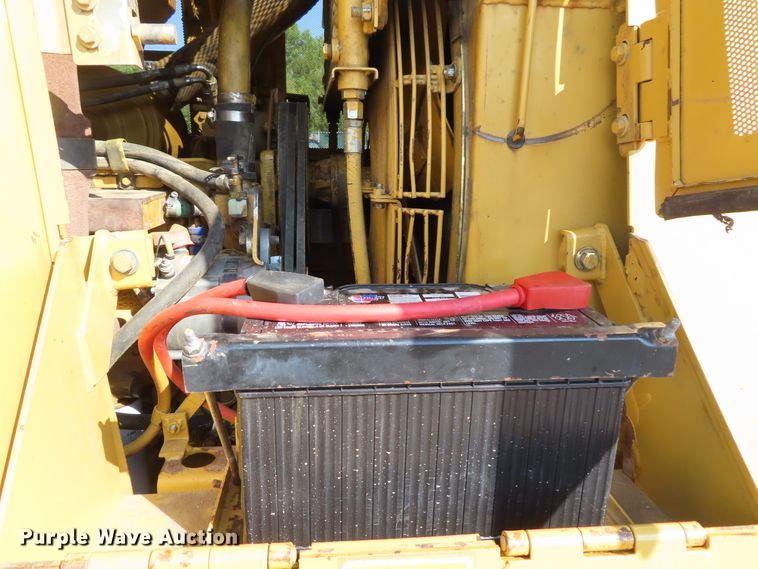 image for item DD6399 1997 Caterpillar 963B track loader