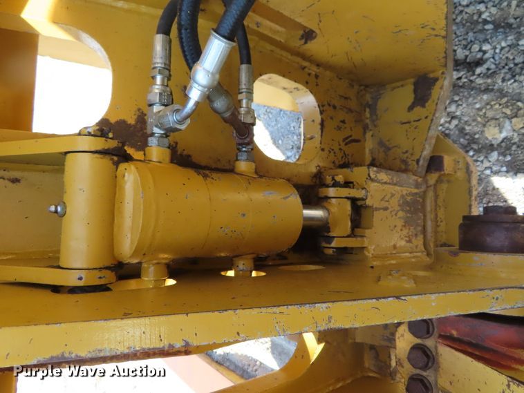 image for item DD6399 1997 Caterpillar 963B track loader