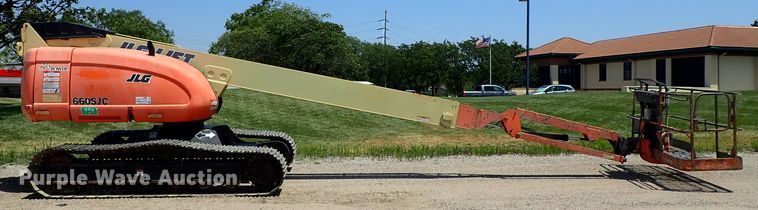 image for item DE5520 2004 JLG 660SJC boom lift