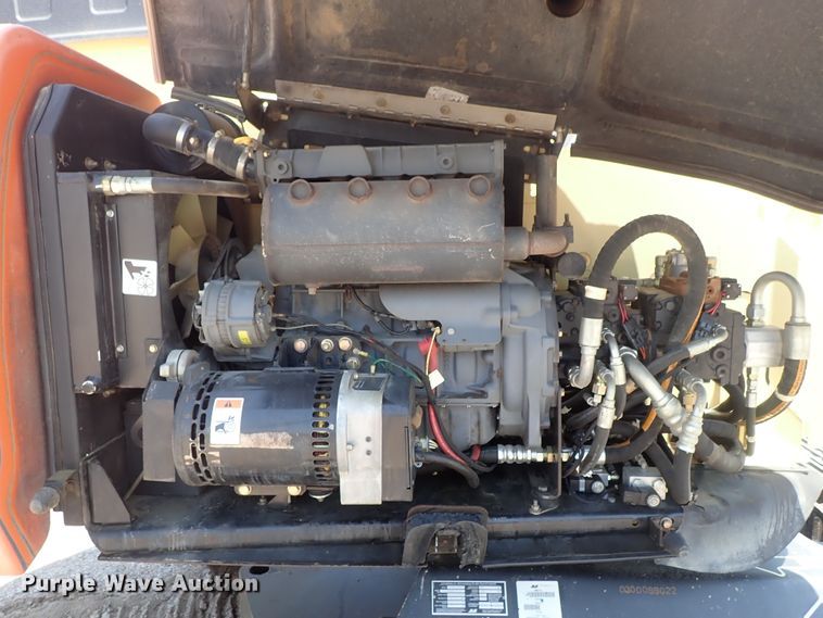 image for item DE5520 2004 JLG 660SJC boom lift