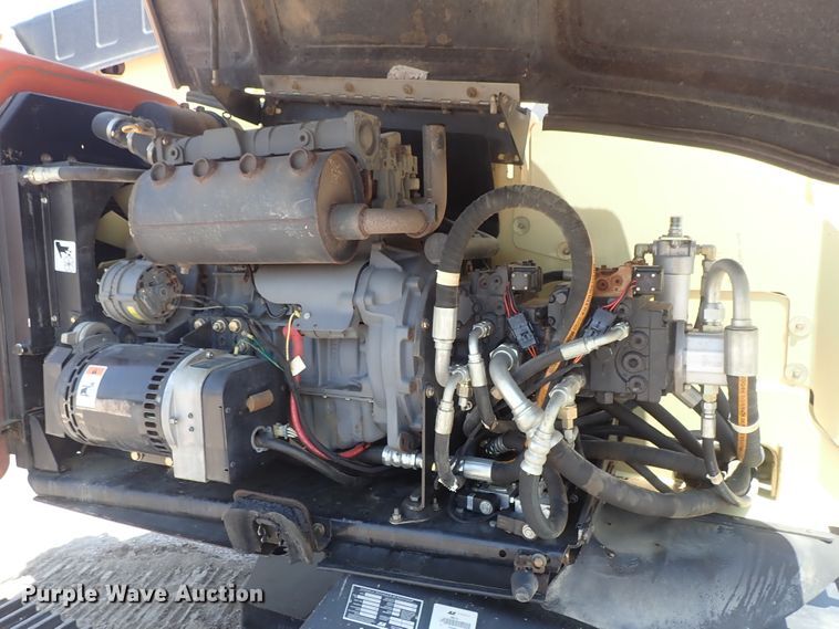 image for item DE5520 2004 JLG 660SJC boom lift