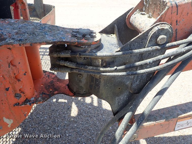 image for item DE5520 2004 JLG 660SJC boom lift