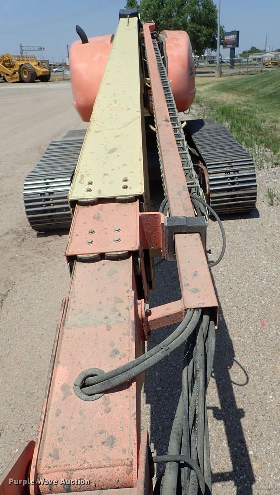 image for item DE5520 2004 JLG 660SJC boom lift
