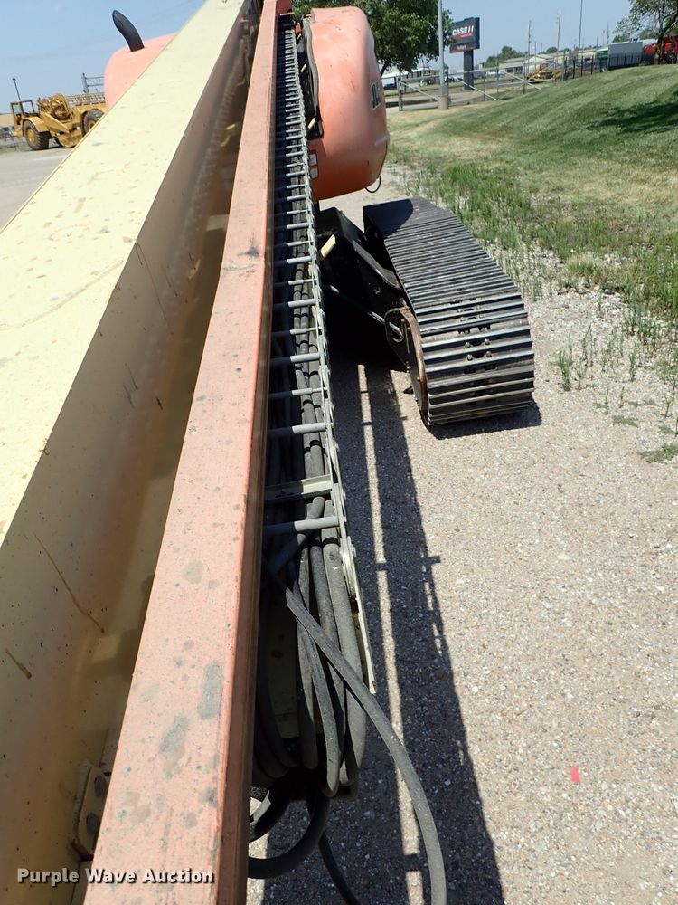 image for item DE5520 2004 JLG 660SJC boom lift