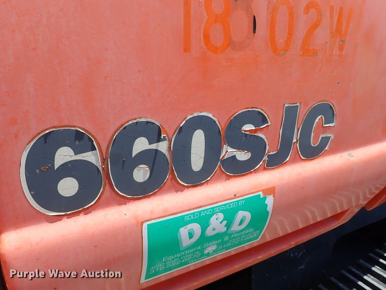 image for item DE5520 2004 JLG 660SJC boom lift