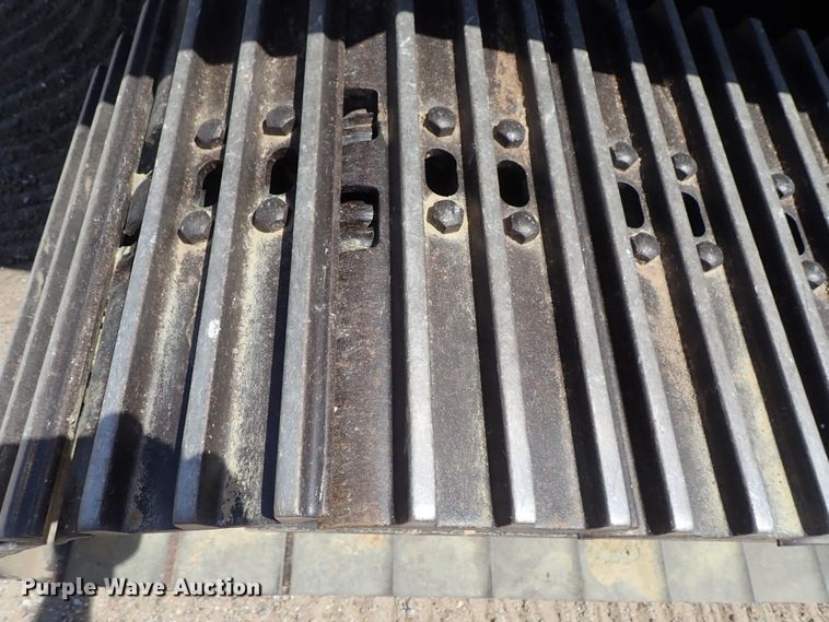 image for item DE5520 2004 JLG 660SJC boom lift