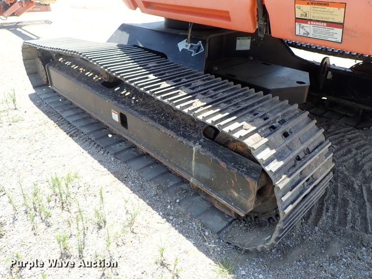 image for item DE5520 2004 JLG 660SJC boom lift