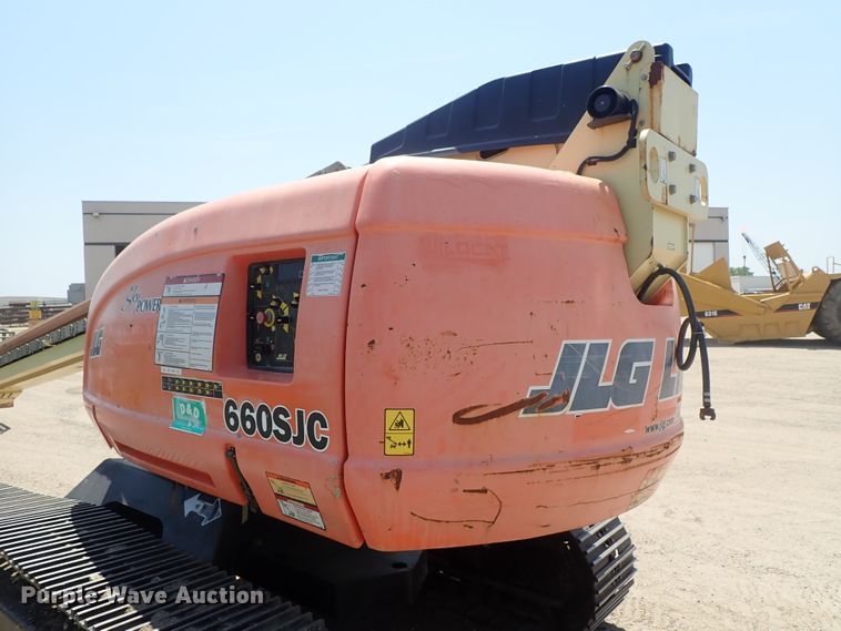 image for item DE5520 2004 JLG 660SJC boom lift