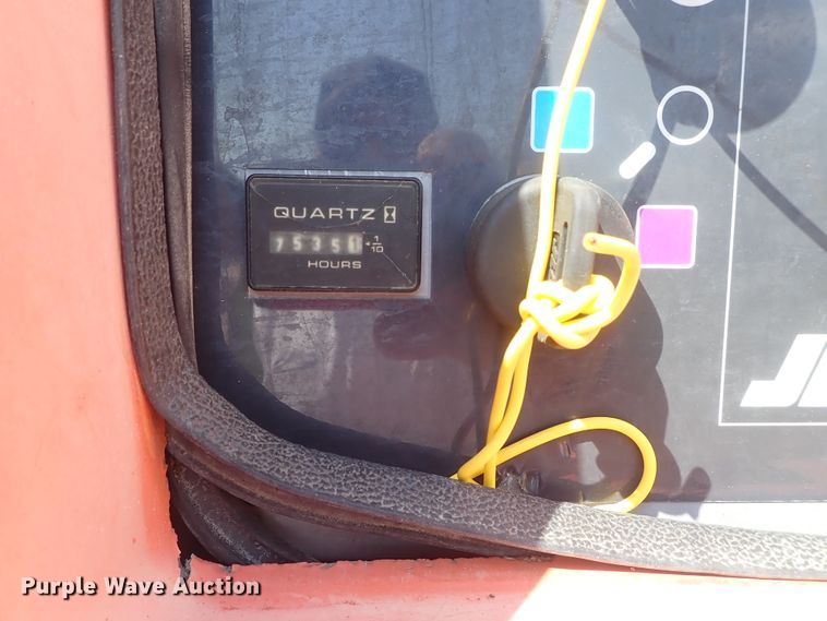 image for item DE5527 2001 JLG 660SJC boom lift