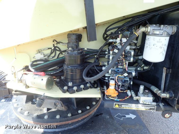 image for item DE5527 2001 JLG 660SJC boom lift