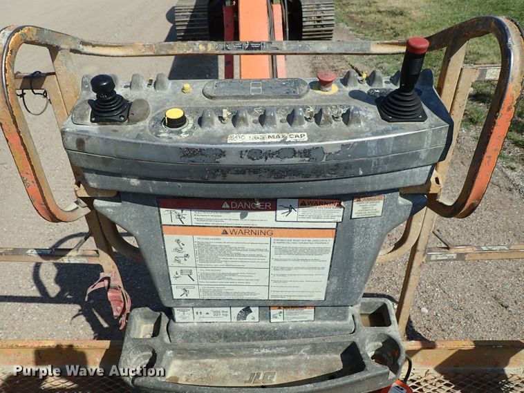 image for item DE5527 2001 JLG 660SJC boom lift