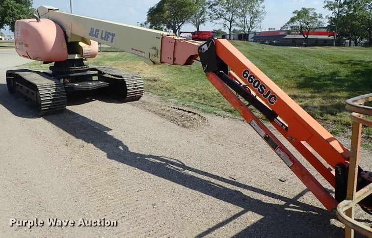 image for item DE5527 2001 JLG 660SJC boom lift