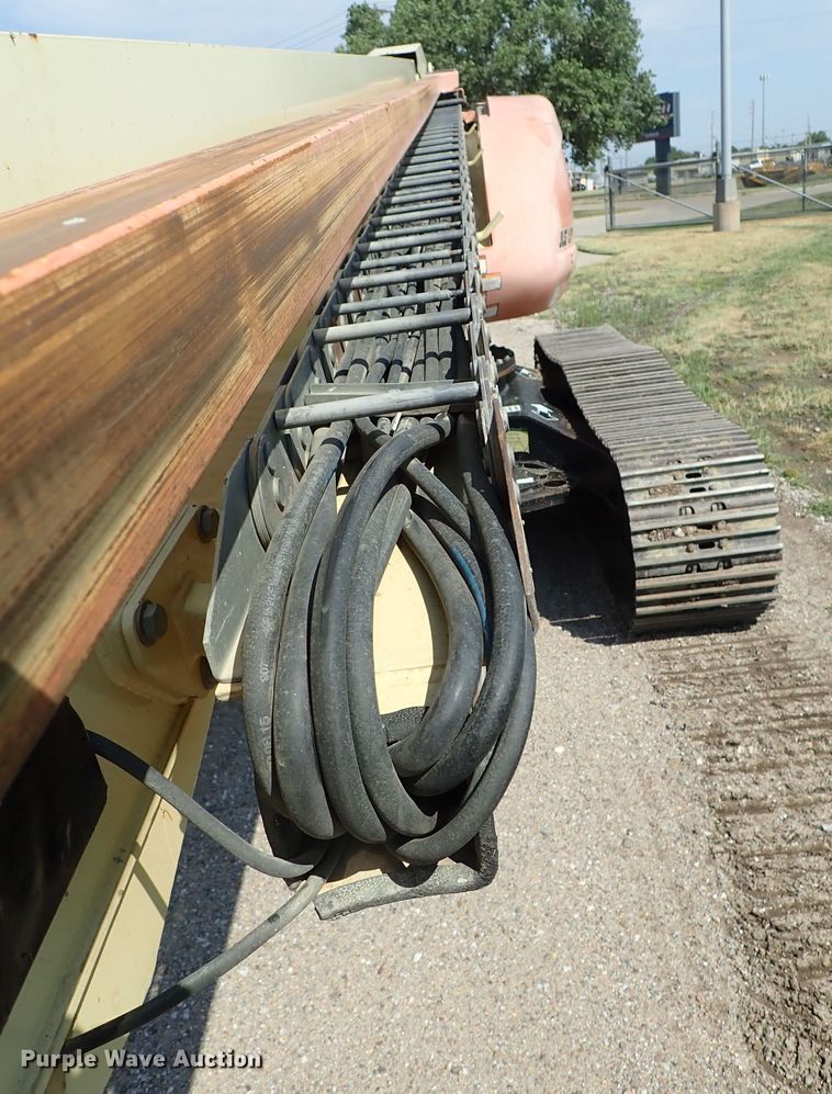 image for item DE5527 2001 JLG 660SJC boom lift