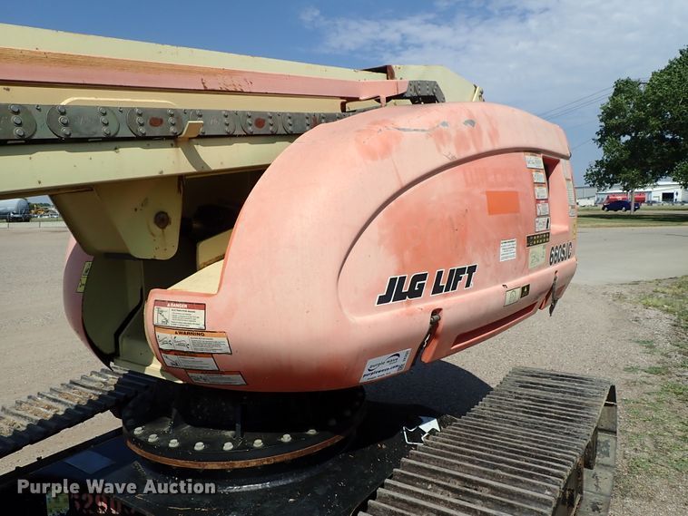 image for item DE5527 2001 JLG 660SJC boom lift