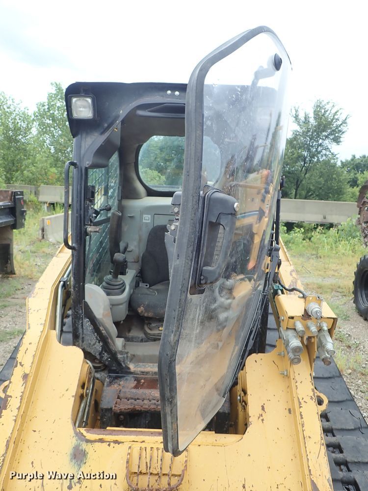 image for item DE5544 2011 Caterpillar 279C skid steer