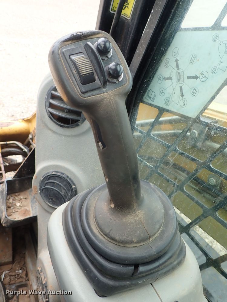 image for item DE5544 2011 Caterpillar 279C skid steer