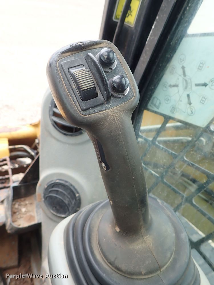 image for item DE5544 2011 Caterpillar 279C skid steer