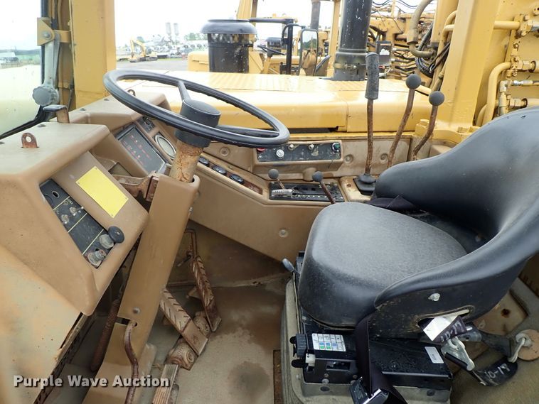 image for item DE5548 1989 Caterpillar 631E conventional scraper