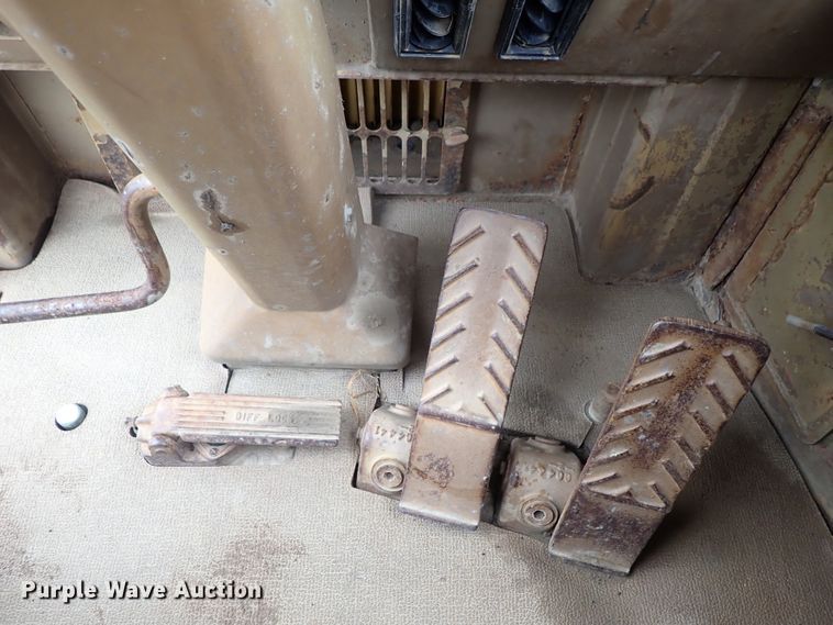 image for item DE5548 1989 Caterpillar 631E conventional scraper