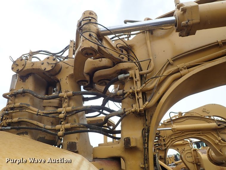 image for item DE5548 1989 Caterpillar 631E conventional scraper