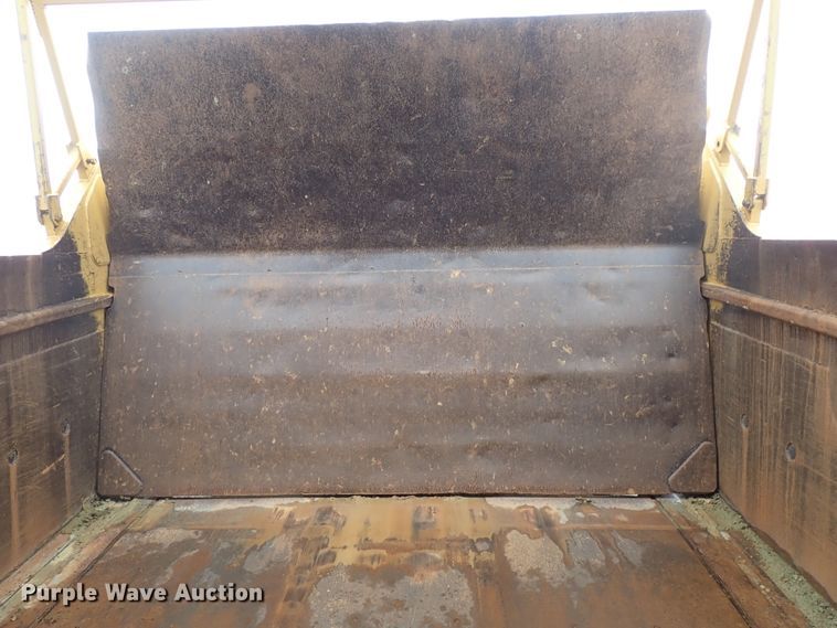 image for item DE5548 1989 Caterpillar 631E conventional scraper